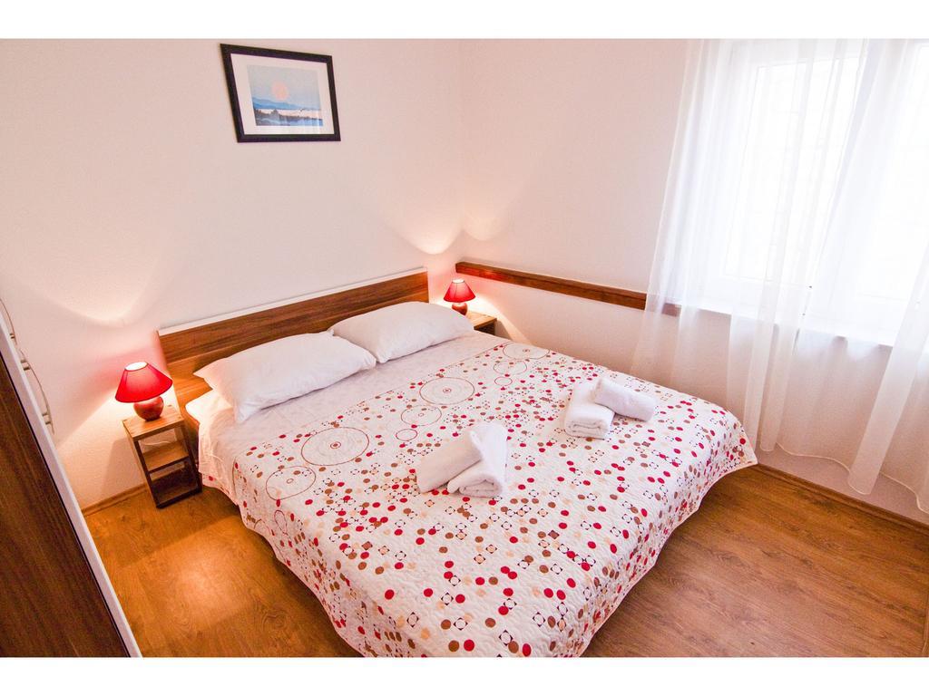 Apartments Cambi Kaštela Pokoj fotografie
