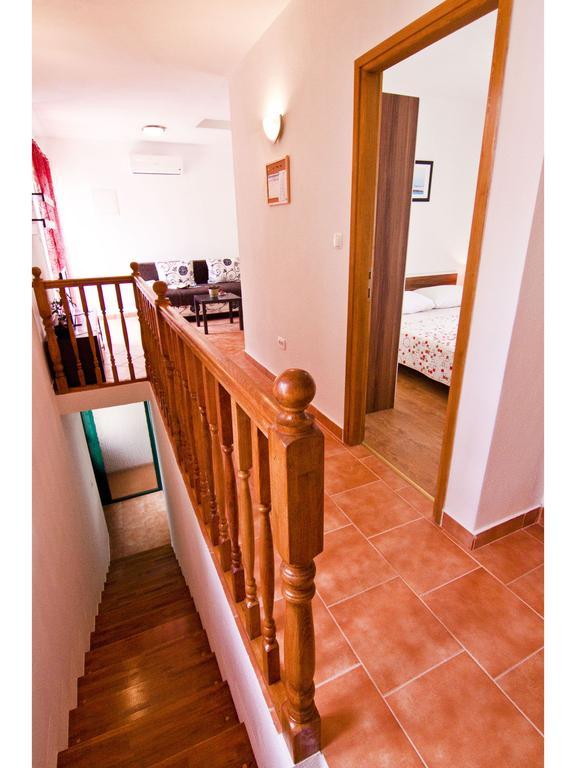 Apartments Cambi Kaštela Pokoj fotografie