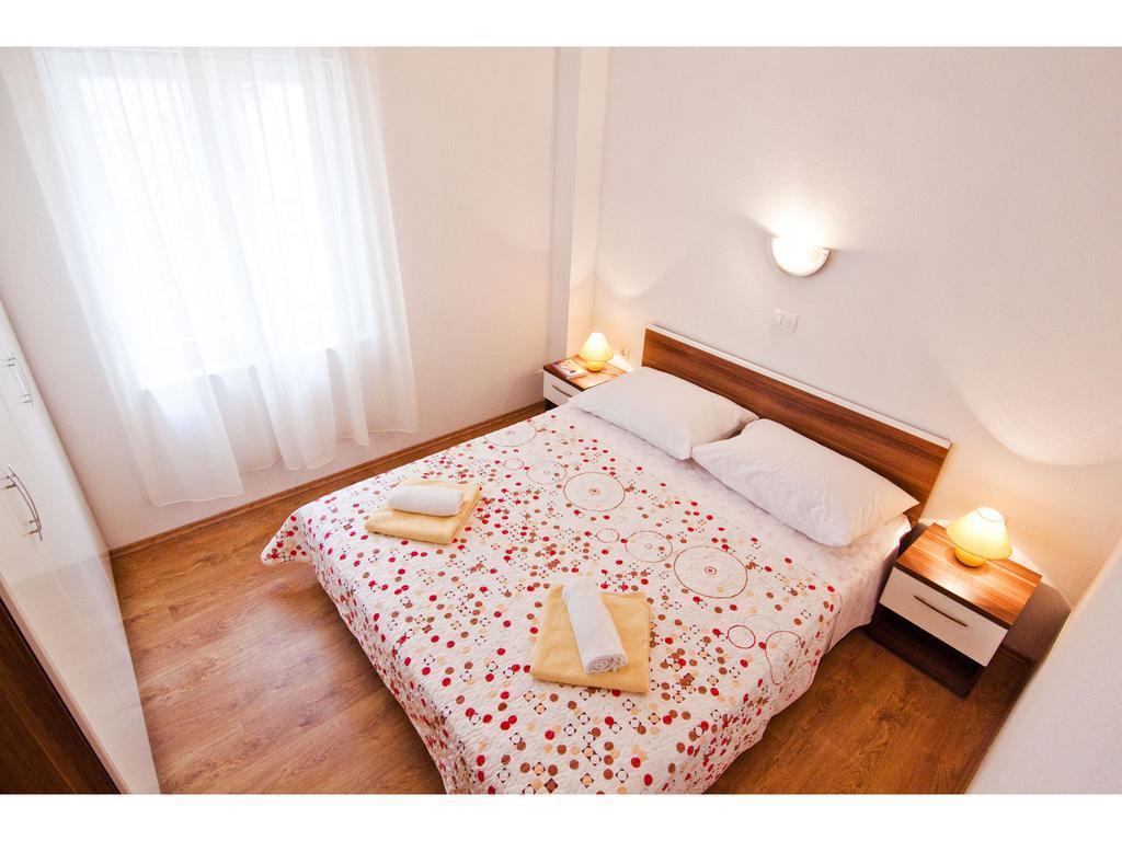 Apartments Cambi Kaštela Pokoj fotografie